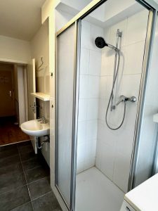 mit Dusche
